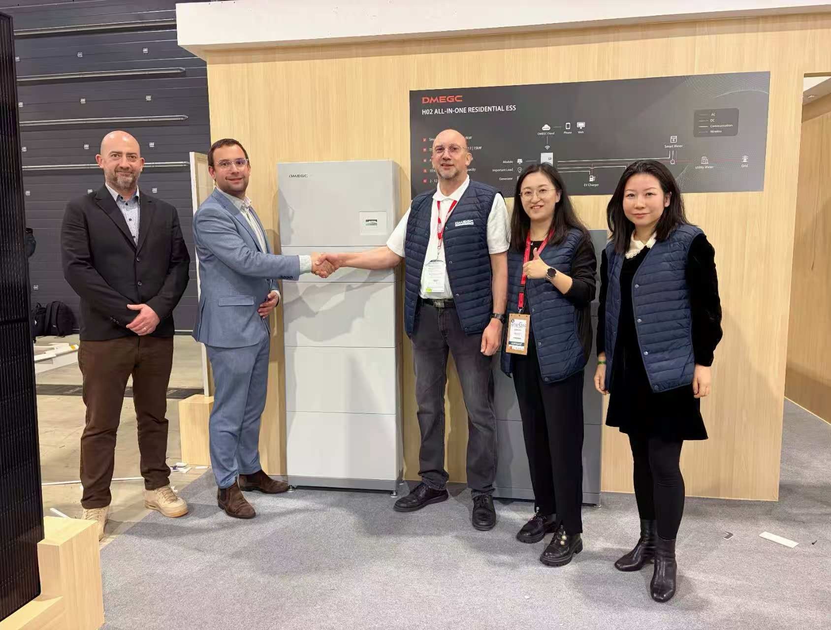 DMEGC ESS dévoile sa gamme de batteries résidentielles et annonce un partenariat avec VOLTANEO lors du Forum EnerGaïa 2025